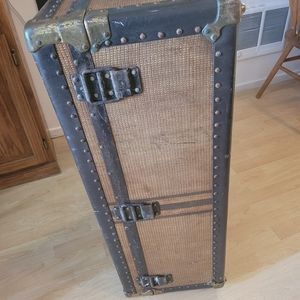 Antique travel trunk good condition very old